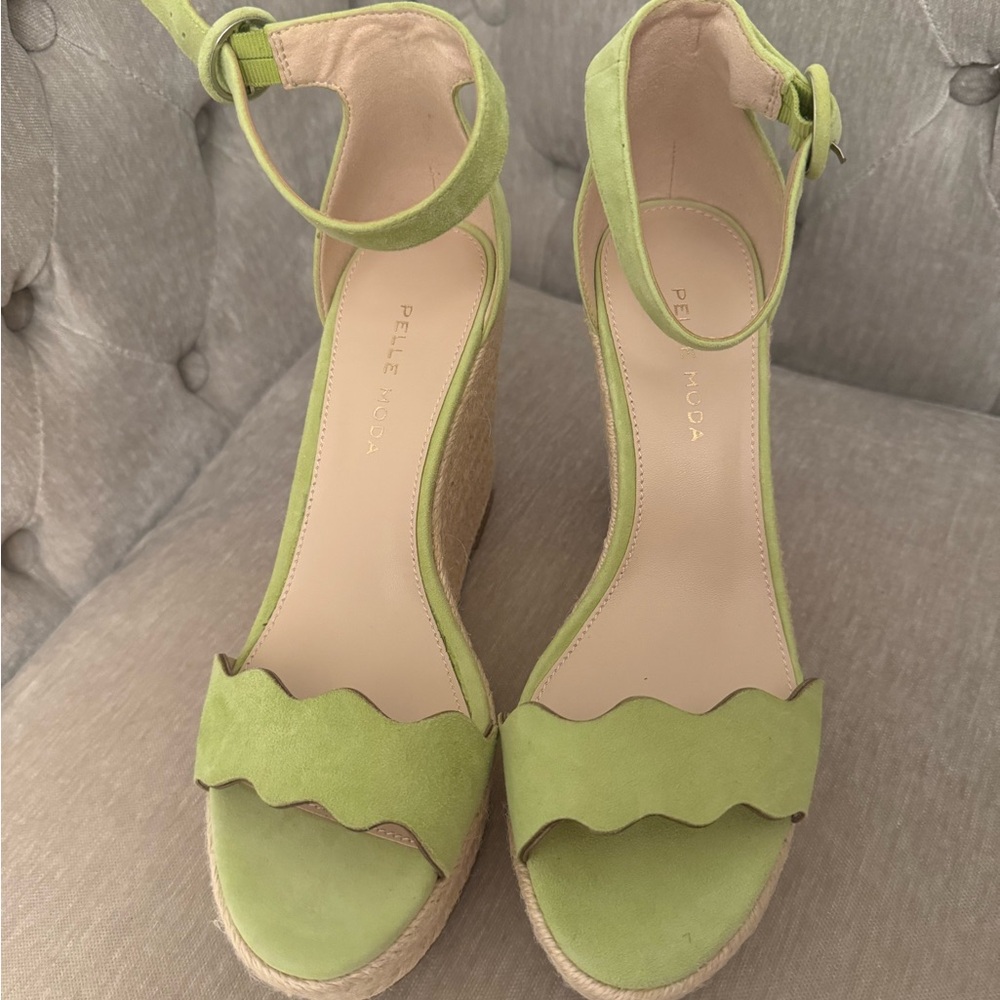 Pelle Moda Green Wedge Sandals with Scalloped Design